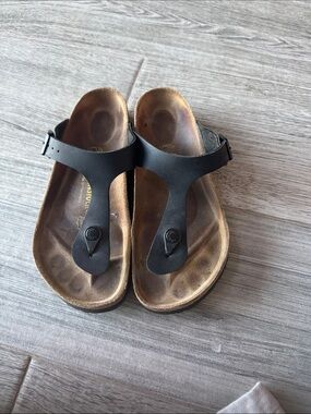 Birkenstock gizeh Black Slide Sandal with Brown Footbed